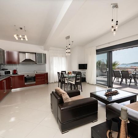Aelia Apartments Néa Péramos Exteriör bild
