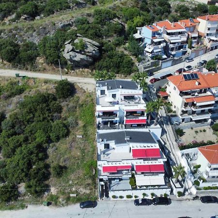 Aelia Apartments Néa Péramos Exteriör bild