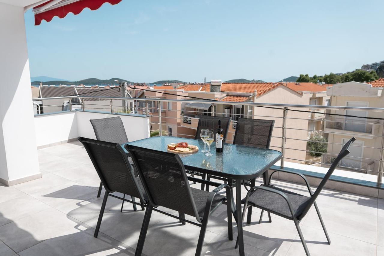 Aelia Apartments Néa Péramos Exteriör bild