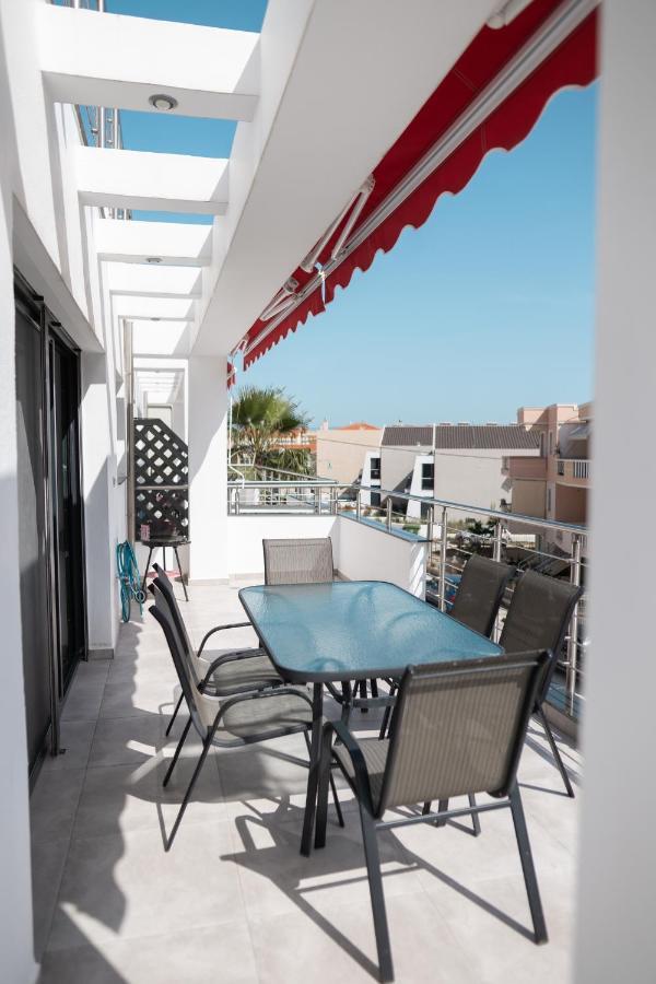 Aelia Apartments Néa Péramos Exteriör bild