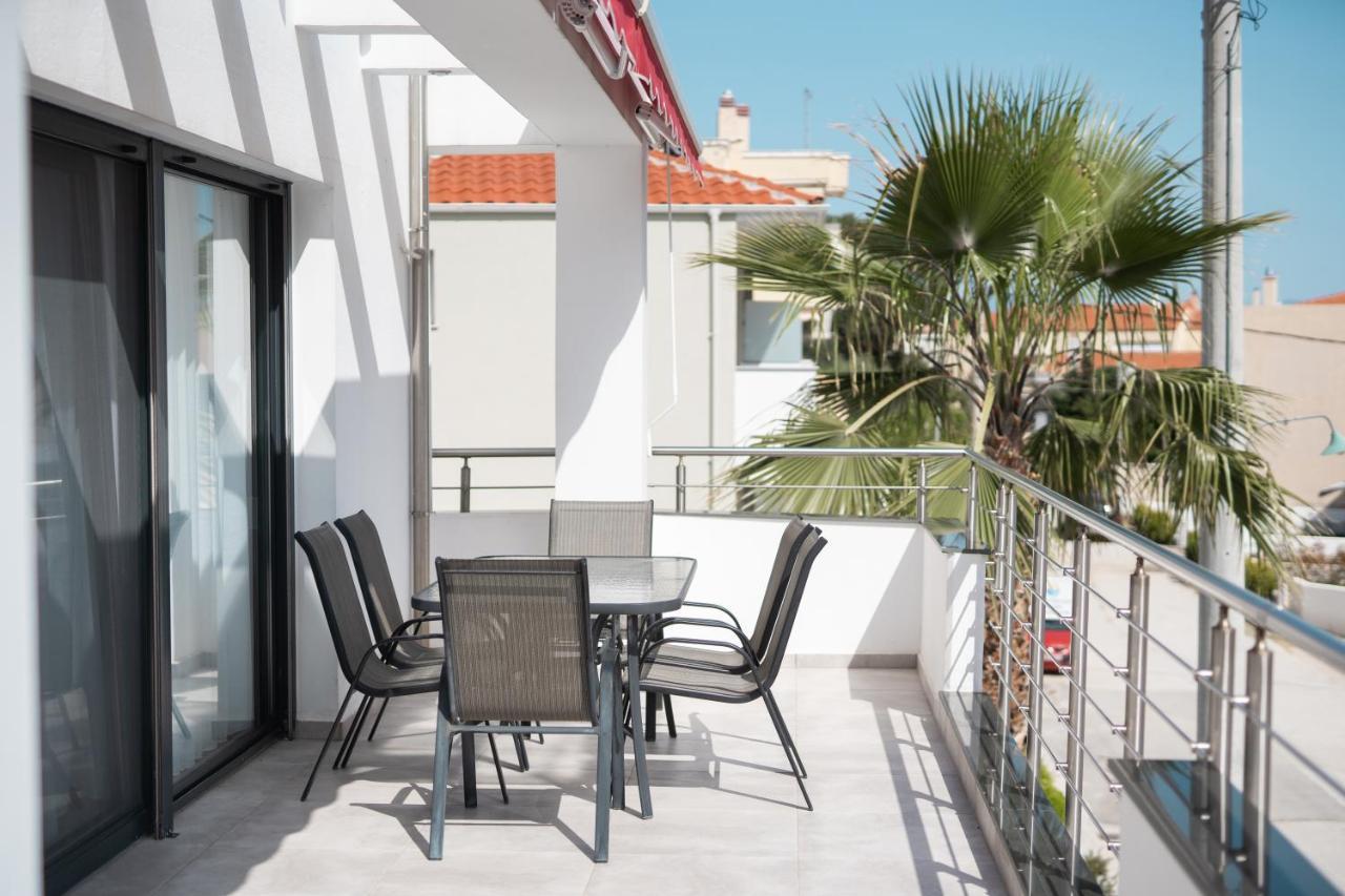 Aelia Apartments Néa Péramos Exteriör bild