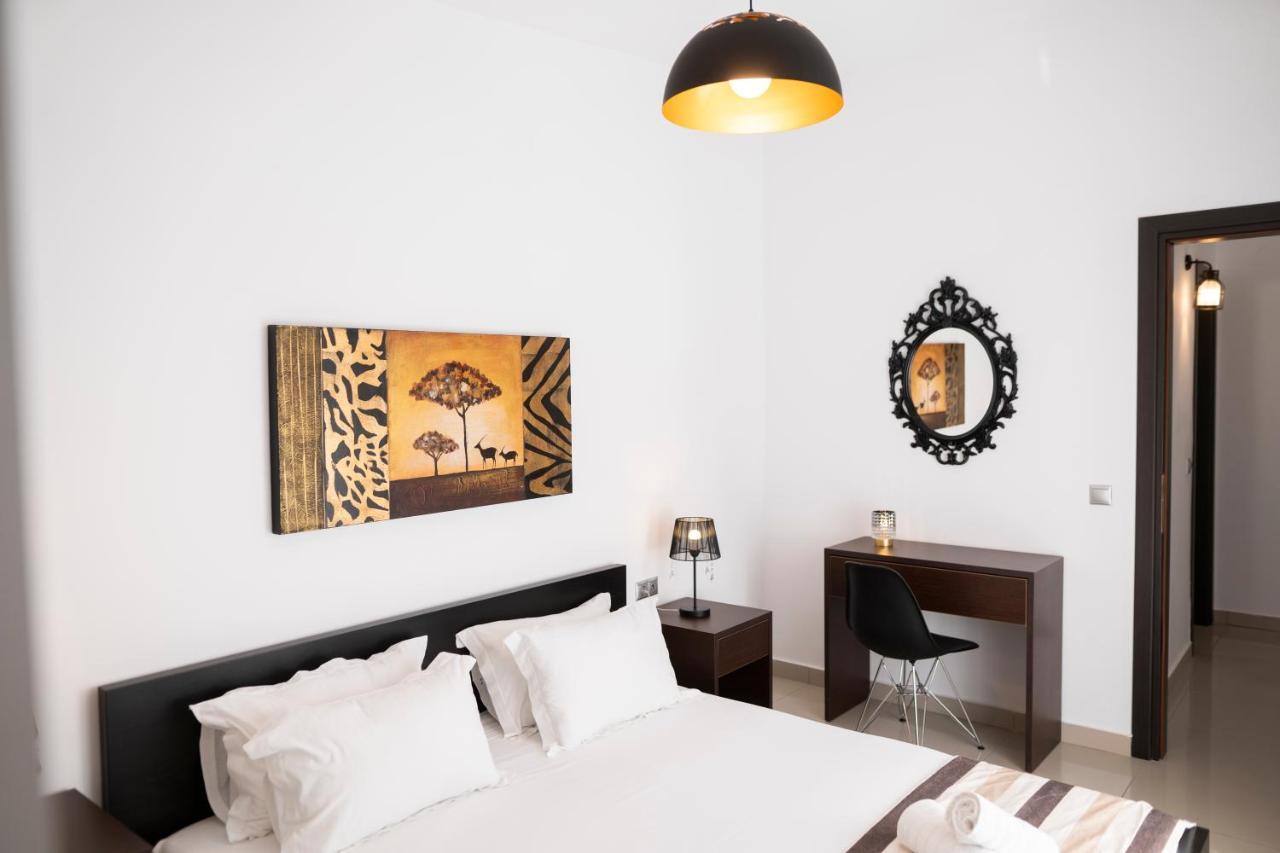 Aelia Apartments Néa Péramos Exteriör bild