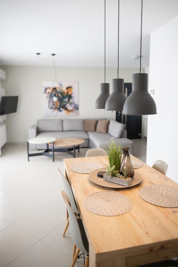 Aelia Apartments Néa Péramos Exteriör bild