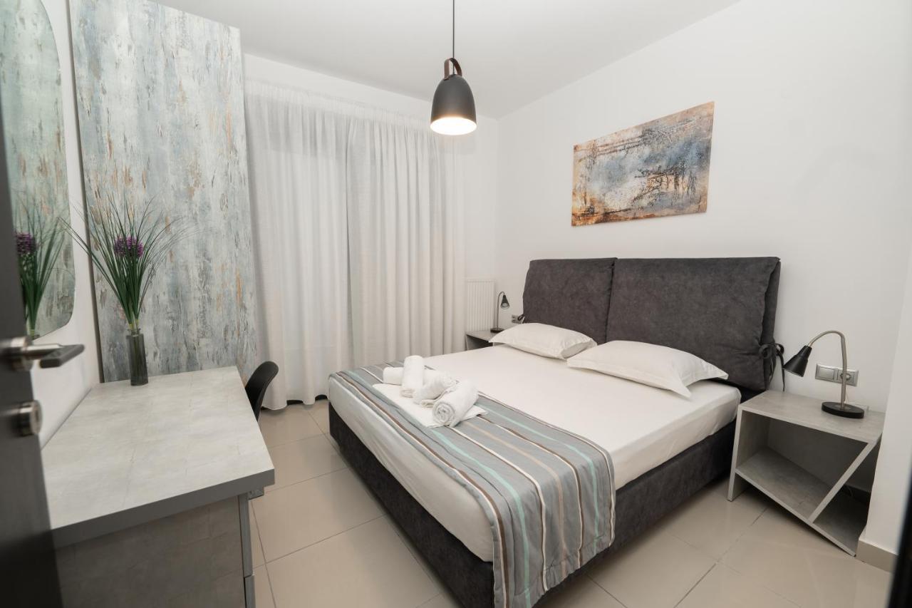 Aelia Apartments Néa Péramos Exteriör bild