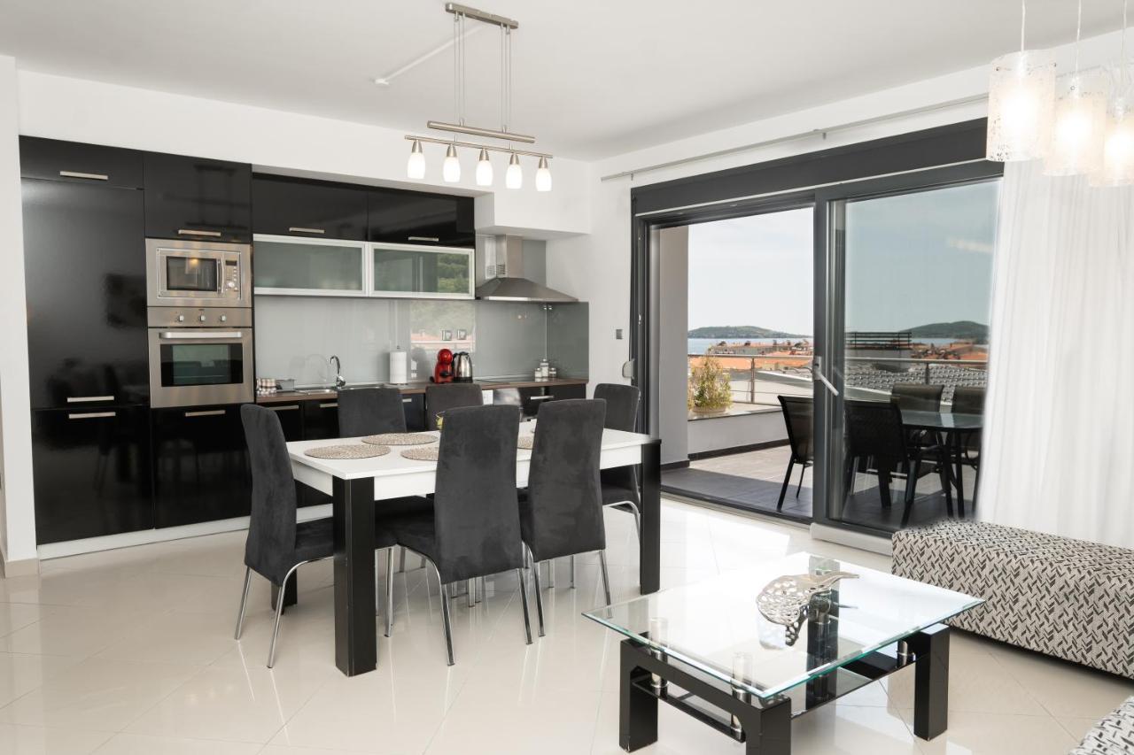 Aelia Apartments Néa Péramos Exteriör bild