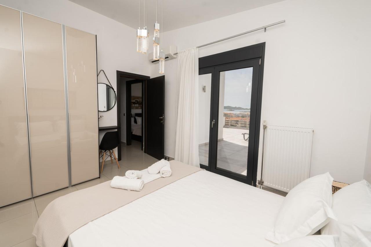 Aelia Apartments Néa Péramos Exteriör bild