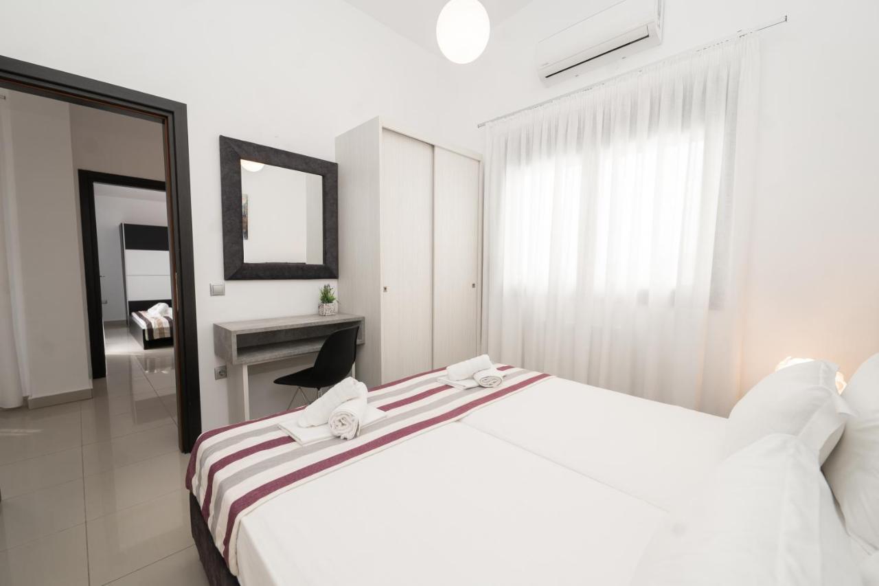 Aelia Apartments Néa Péramos Exteriör bild
