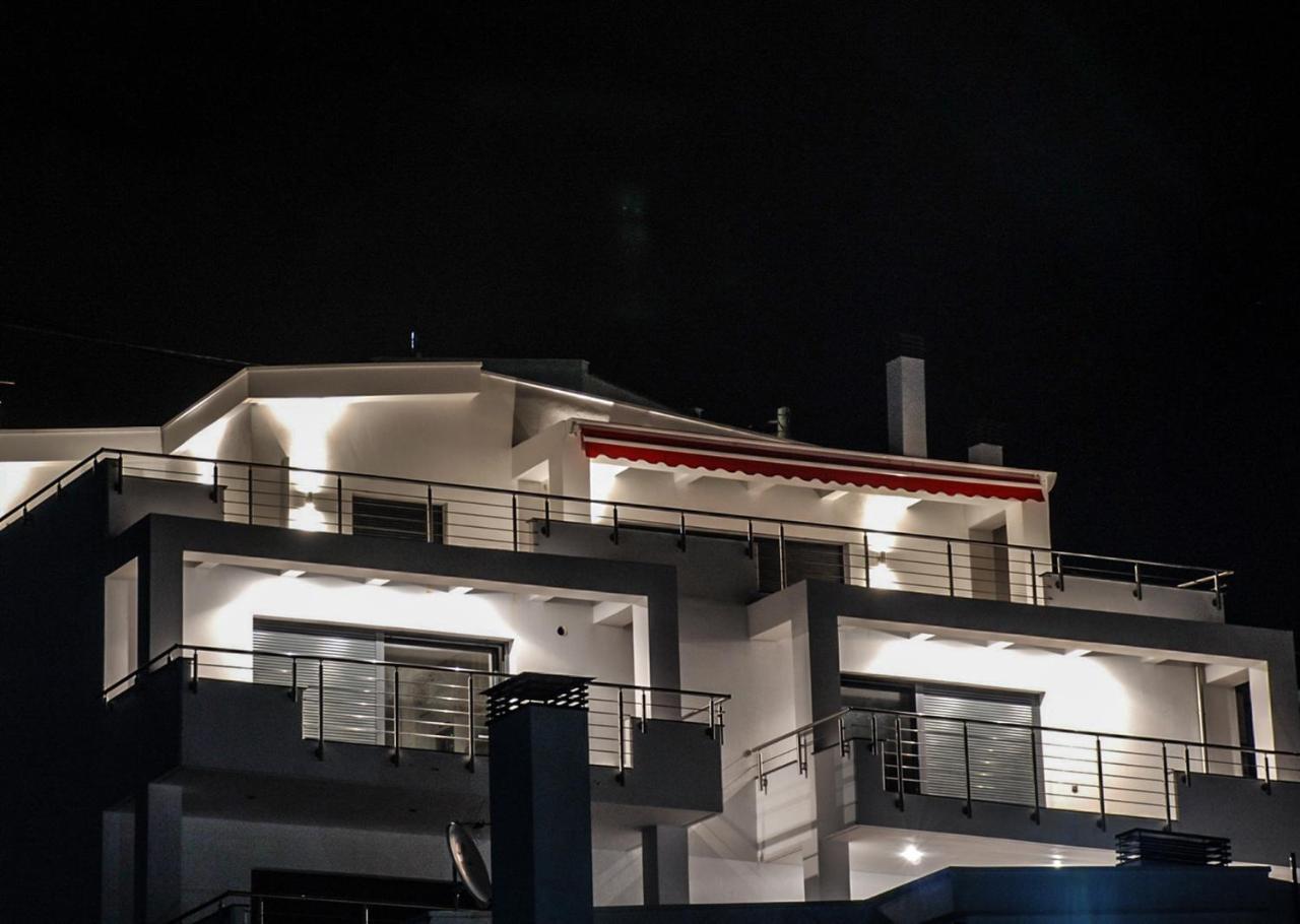 Aelia Apartments Néa Péramos Exteriör bild