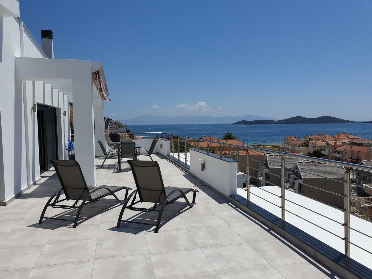 Aelia Apartments Néa Péramos Exteriör bild
